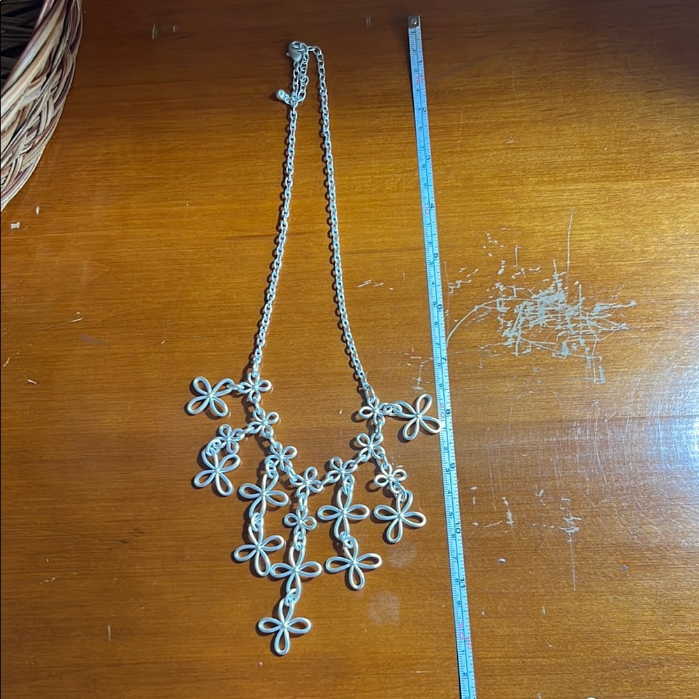 Elegant Silver Floral Necklace